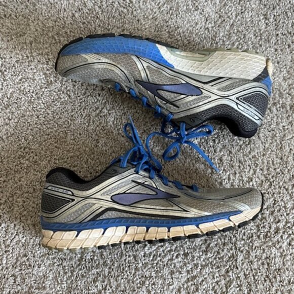Brooks GTS 16 Sneakers Size 11.5D - Picture 3 of 5